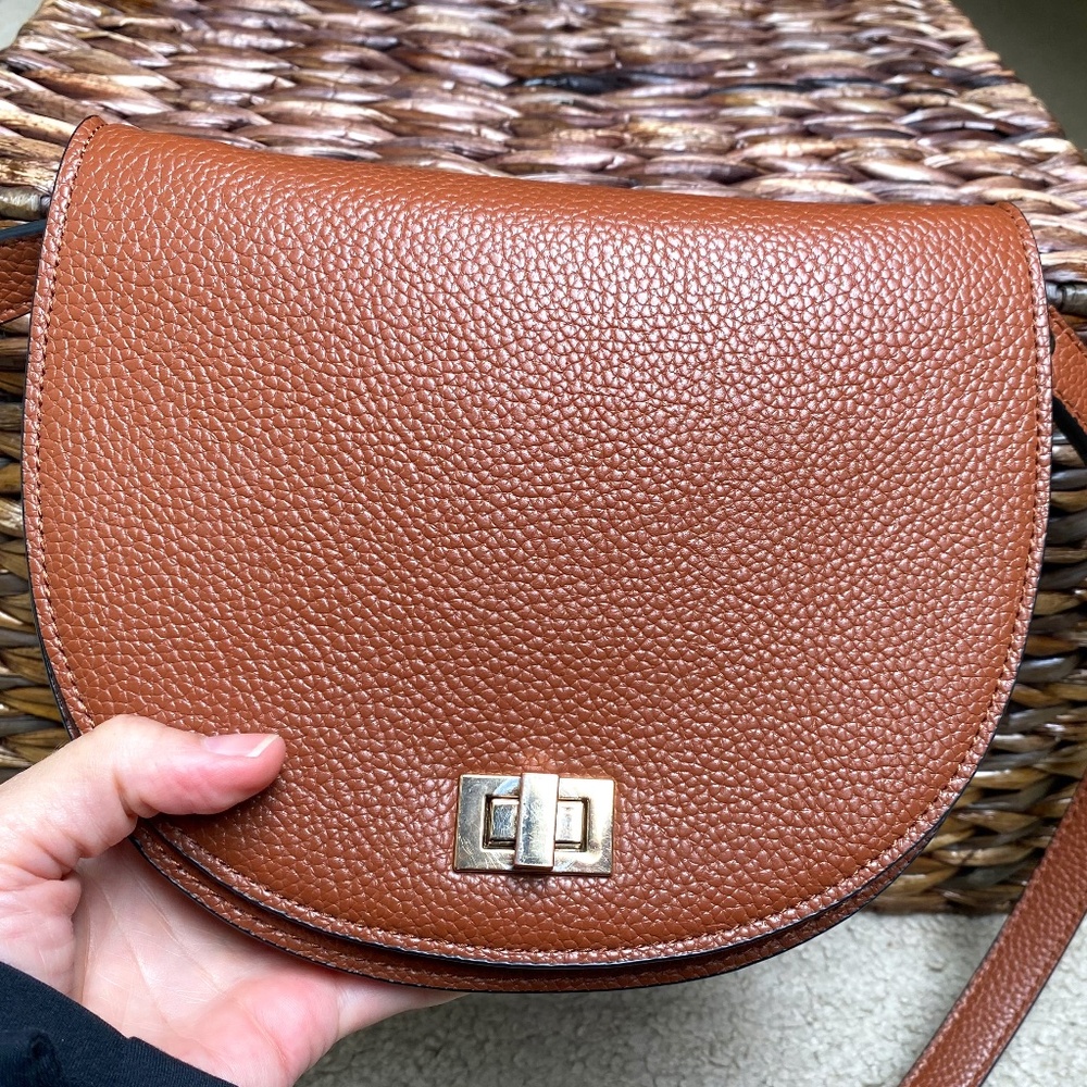 Steve Madden BrownVegan Leather Crossbody Purse gold hardware adjustable strap
